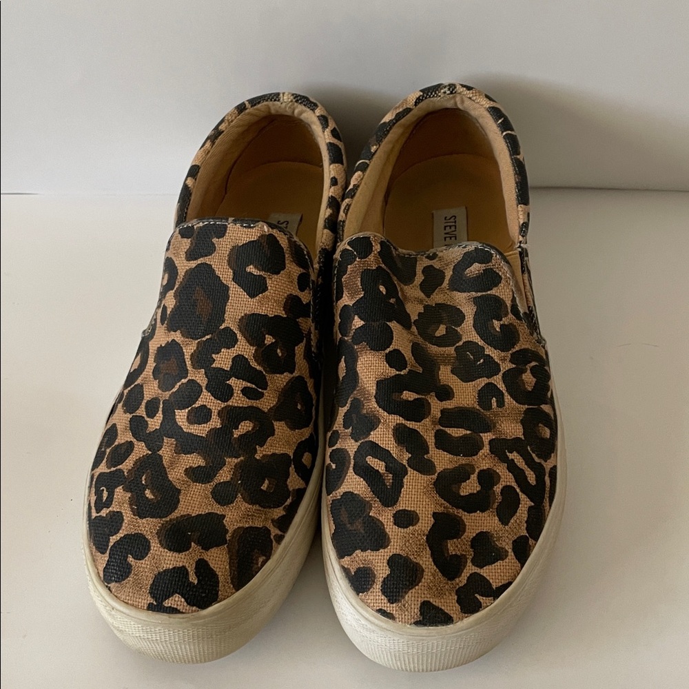 Steve Madden Gills Leopard Print Sneakers - Picture 2 of 6